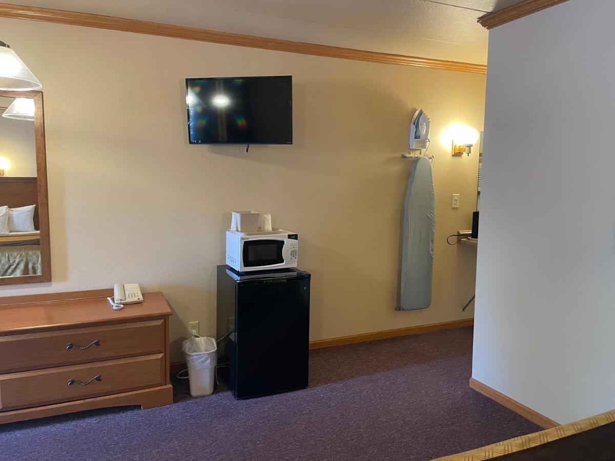 Amber'S Inn And Suites Wisconsin Dells Exterior foto